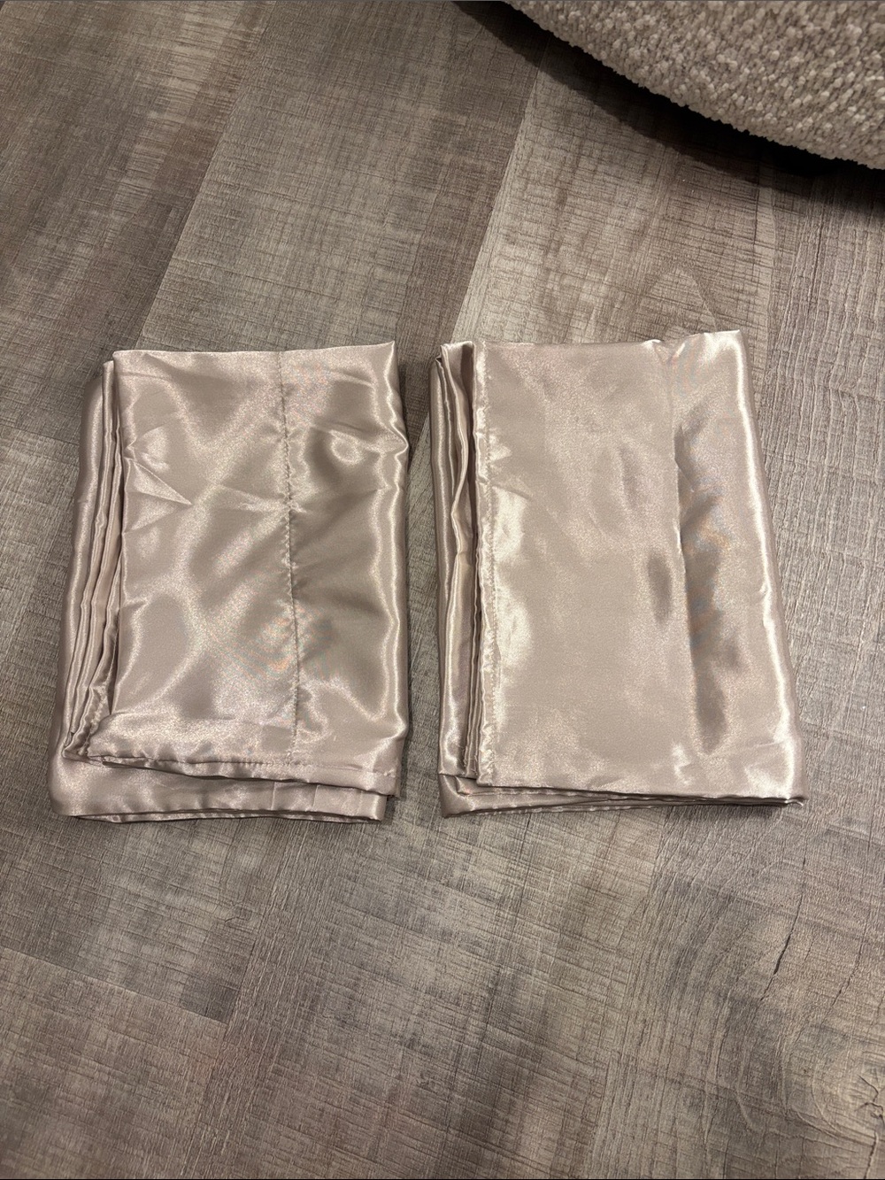2 Satin Pillowcase Sham in Ivory/Beige